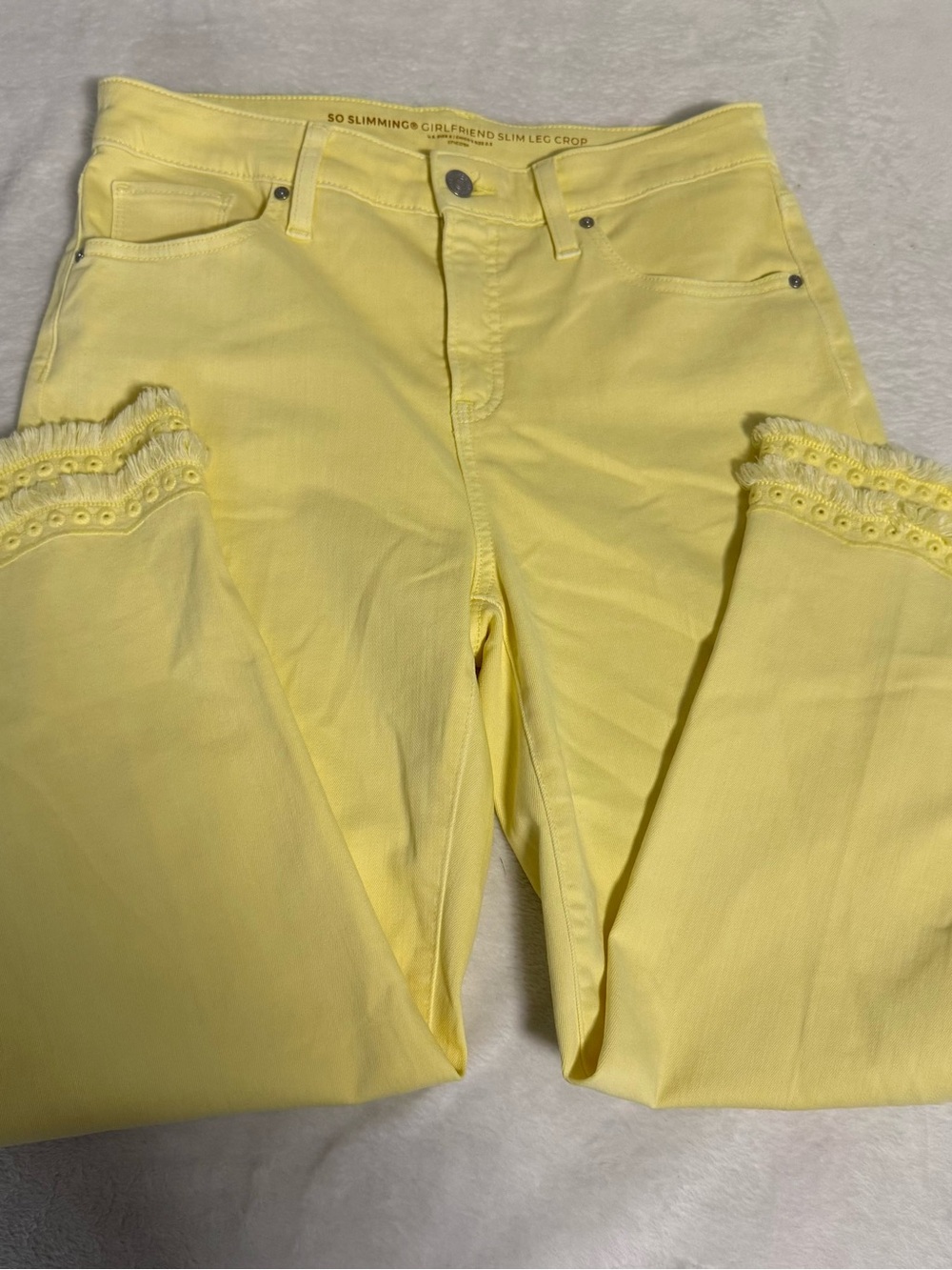 Chico’s So Slimming Girlfriend Crop Jeans Size 0.5 US 6 Yellow Eyelet Fringe